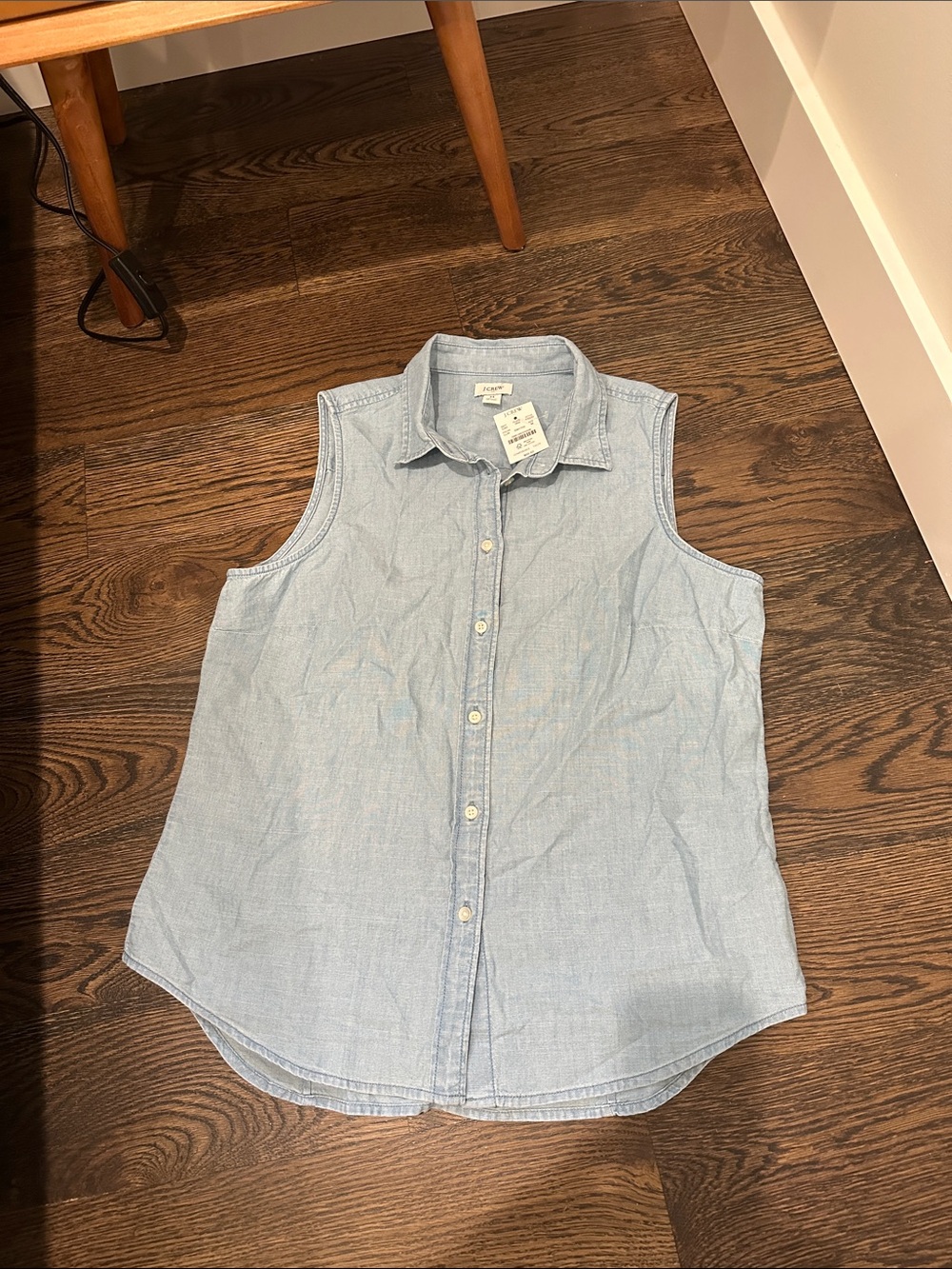 Light Wash Sleeveless Chambray Button-Up Shirt New with Tags
